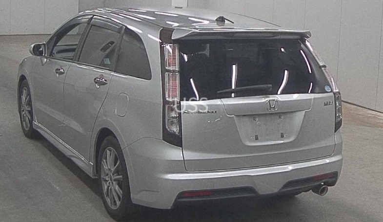 HONDA STREAM 2013
